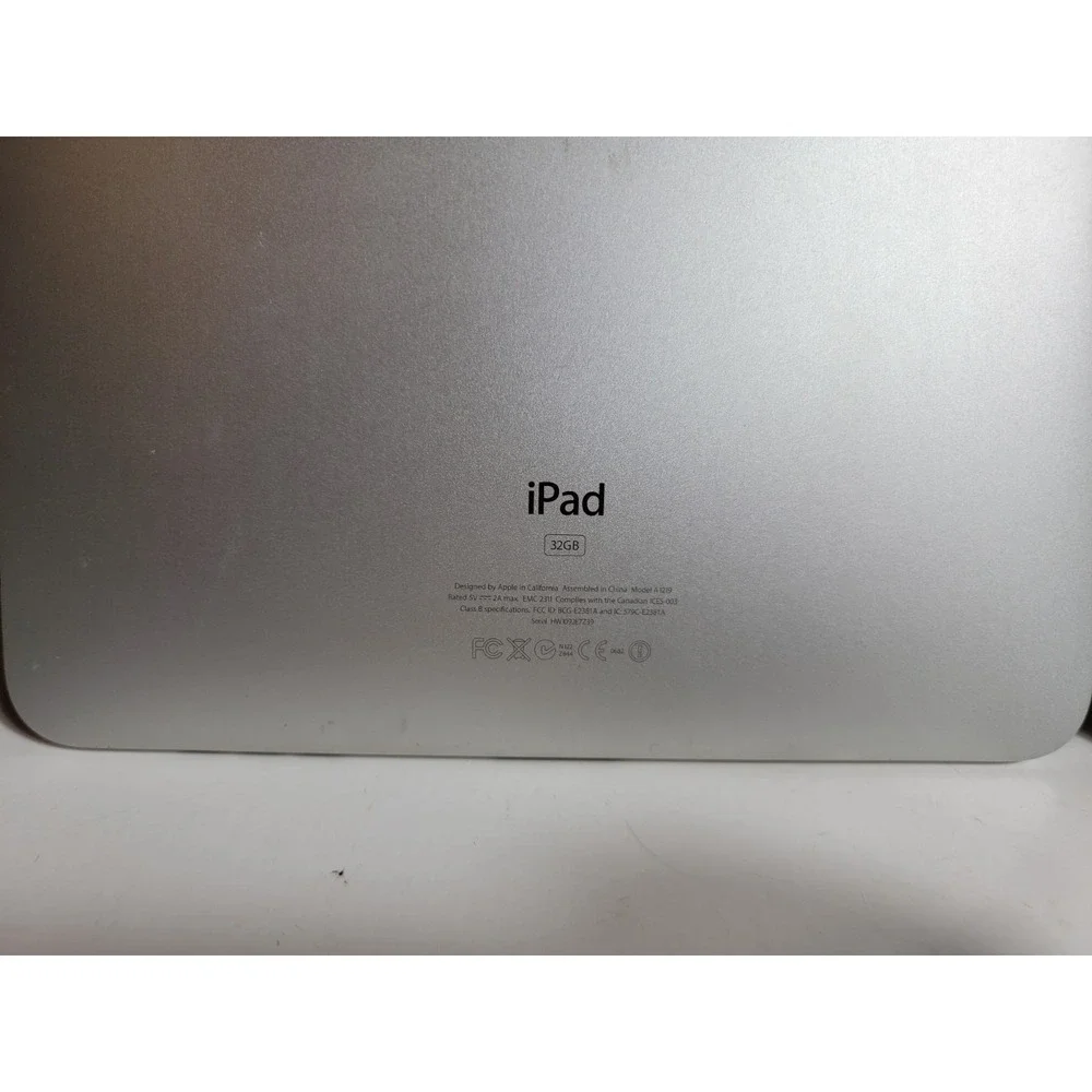Lot of 2 Apple iPad 1st Generation (16GB/32GB) A1219 A1337 WiFi/3G Cleaned Works